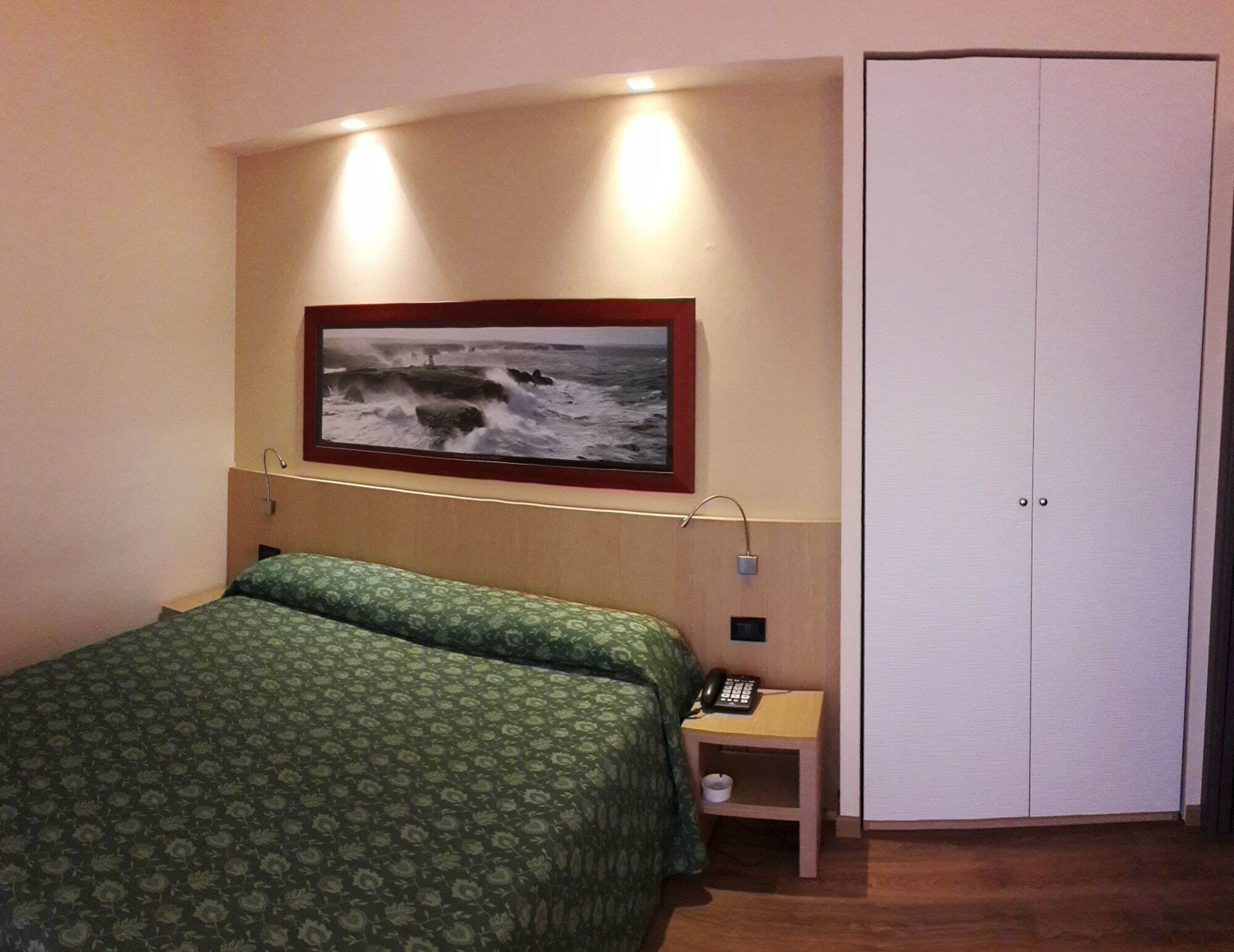 Esperia 3*